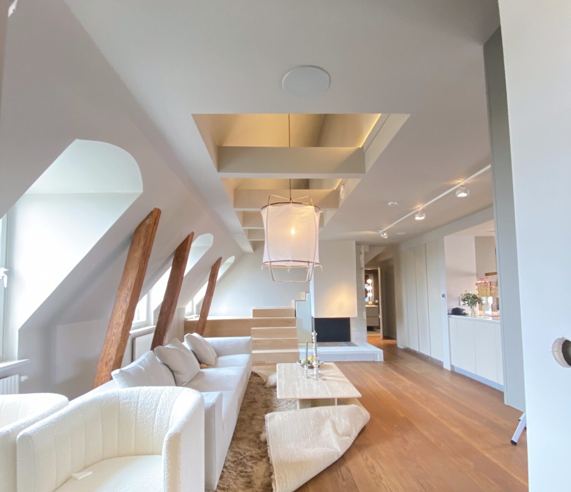 Elcentral 2 vardagsrum renovering belysning solna 1 scaled e1748351804513